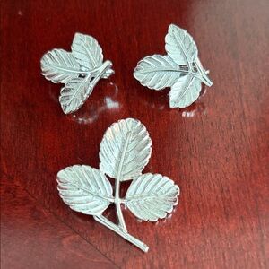 Vintage Sarah Coventry Silver Leaf Jewelry Set